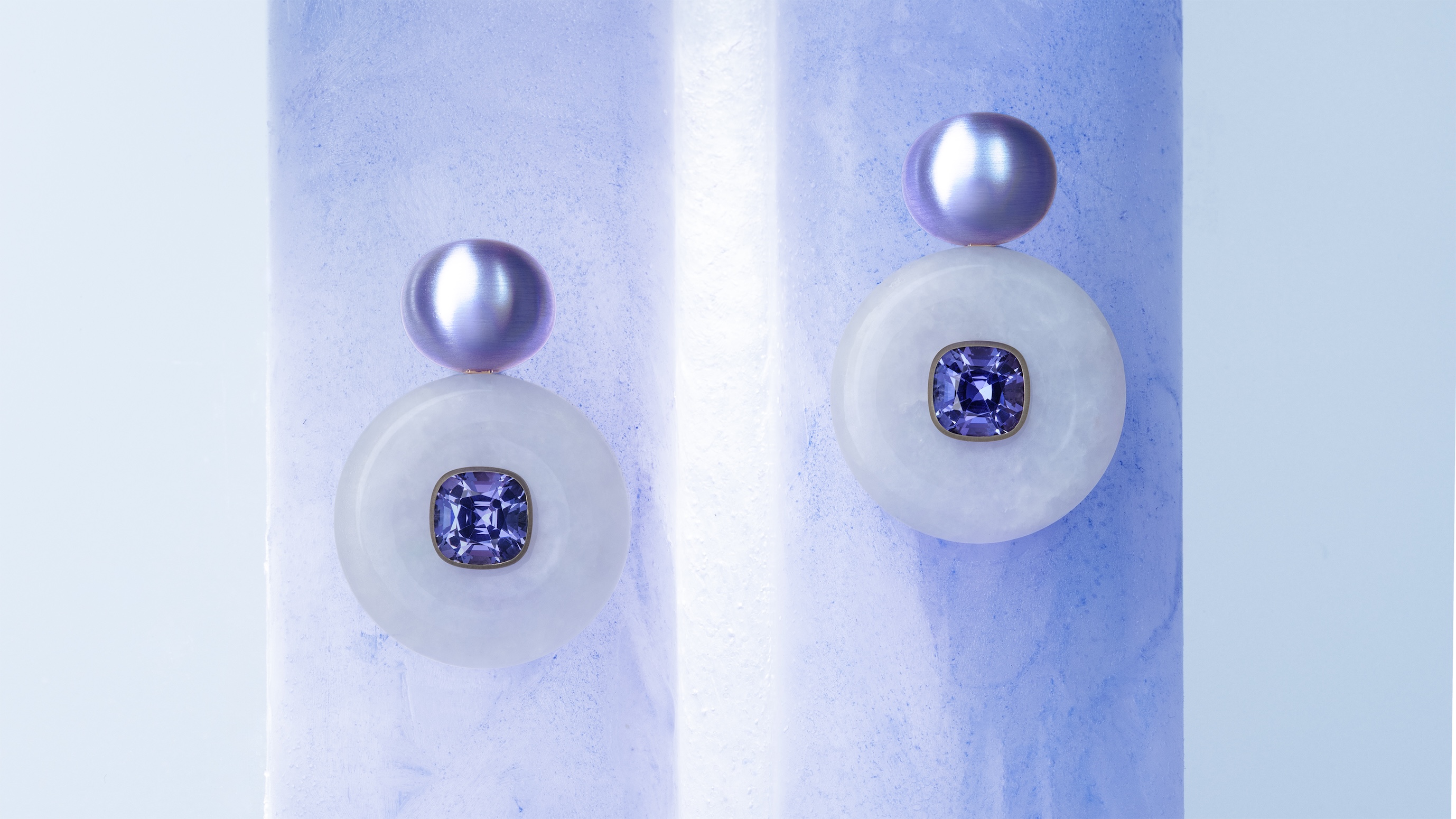 Hemmerle earrings, tanzanites, jadeite, aluminium, white gold