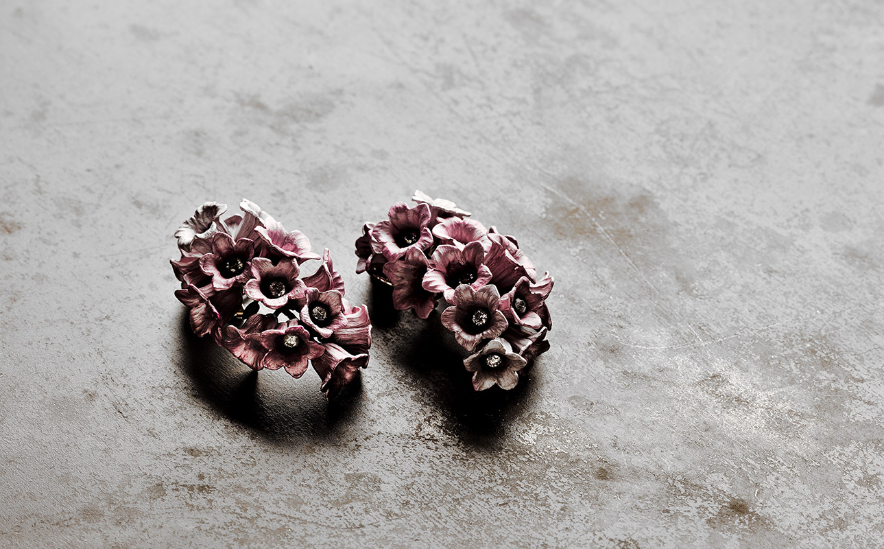 Flower earrings made of aluminium