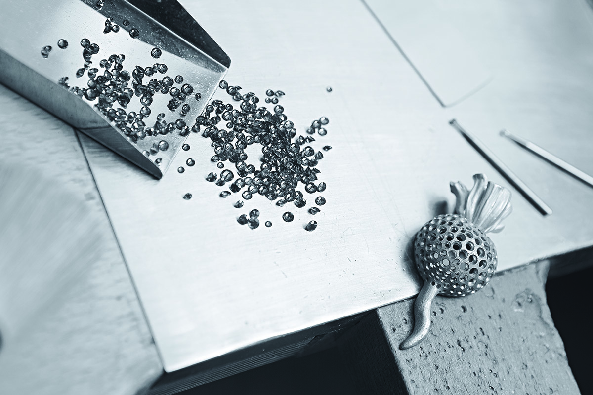making of the artichoke brooch
